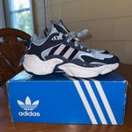 Adidas  Magmur Runner W Chunky Sneakers Navy Pink | Women’s 6 Photo 2