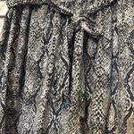 LuLaRoe  Gray Snakeskin Print Tie Waist Shorts With‎ Pockets Size Small Photo 3