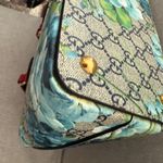 Gucci EUC GG Supreme Monogram Medium Blooms Zip Top Two Way Tote Photo 4