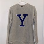 Woolly Threads  women’s size small gray Yale pullover sweater Photo 1