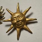 Sun Face & Sun Flare Gold Tone Brooch Pins Lot Of 2 Photo 3