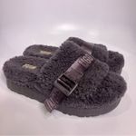UGG  Fluffita platform slip on sandals women’s size 8 purple casual trendy Sherpa Photo 3
