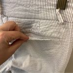 None Stretchy Seersucker cropped pants, white and taupe, pockets, size 6 Photo 4