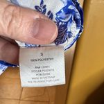 Pink Rose  Vintage Floral Blue and White Women's Top Size Small Photo 2