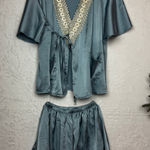 Unbranded Elegant White Lace Trim Blue Satin Sleepwear Set Size M Photo 0