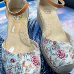 White Mountain Floral Espadrille Wedge Sandals Photo 0