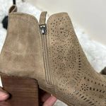 Very G Gwen Short Boot Beige Sz8.5 Photo 4