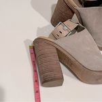 Marc Fisher Milvashi slingback suede sandals, 4.5” chunky heel, beige,sz 8.5 Photo 8