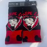 Betty Boop  Zombie Love ODD Sox size 6-13 New Photo 0