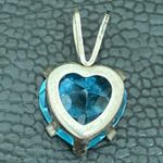 Sterling Silver Vintage 925 Blue Topaz CZ Cubic Zirconia Heart Pendant 1.3g Photo 8