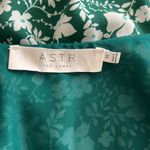 ASTR Green floral v-neck wrapped blouse bodysuit Photo 6