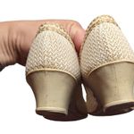 Vtg 1960s Casual Footwear Ivory Kiltie Woven Low Heel Pointed Toe Pumps 7 Photo 2