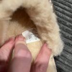 Alpine Design  Slippers Womens Sz 8 Lara Metallic Gold Sherpa Puffer Wool Blend Photo 5