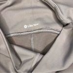 Lululemon (Like New) Instill High-Rise Tight 25"
In Violet Verbena, Size 4 Photo 10