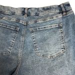 Lane Bryant  Signature Fit Mid Rise Boyfriend Bermuda Short Light Denim Size 16 Photo 5