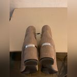 DKNY beige Suede crosbi heel Ankle Boots size 8 Photo 6