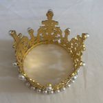 Elegant Gold and Pearl Crown Photo 5