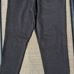 Alo Yoga Joggers Photo 0