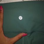 Lululemon Wunder Under Crops. Photo 0