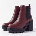 Urban Outfitters UO Chelsea boot Photo 0