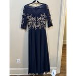 Betsy and Adam  Embroidered Bodice‎ Boat Neck 3/4 Sleeve Chiffon Gown Size 6 Formal Photo 3