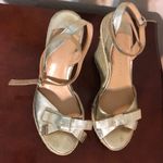 Ivanka Trump Golden espadrilles Photo 2