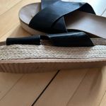 Universal Threads Universal Thread Sandals Photo 3