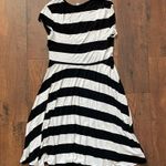 Old Navy black and white tissue tee dress, size M Photo 3