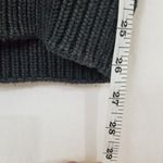 Daisy Fuentes  Cable knit sweater Photo 4