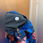 Lululemon Tracker Shorts in Paint Storm Harbor Blue. Size-8 Photo 3