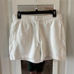 Aritzia TNA Cozy Fleece Boyfriend Shorts Size Medium Color White Photo 0
