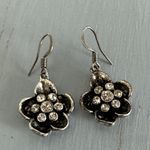 These Adorable Sparkly Flowers!! Pewter & Rhinestone Pierced Earrings Silver Photo 1
