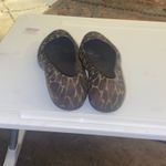 Crocs  Shoes Animal Print Ballet Flats Tan Brown Women's US Size 7 Photo 6