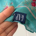 Gap  Blue Pink Floral 100% Polyester Lightweight Scarf Photo 3