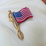 Vintage 1950’s Lucite & Rhinestone American Flag Brooch Red Photo 5