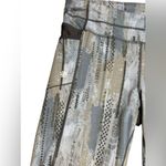 Athleta  Women's Gray‎ Print Running Capri Leggings Athletic Yoga Pants Medium Photo 7