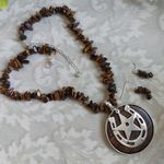 Tumbled Tiger Eye Chips Necklace w/ Horseshoe Silver Photo 1