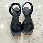 Frye & Co Black Leather Wedge Open Toe Sandals Size 6 Photo 2
