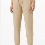 Lululemon NWT  Scuba High Rise Joggers Fleece Trench Size 2 Pockets Photo 0
