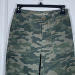 Universal Threads Universal Thread Green Camoflauge Ankle Pants Size 0/25 EUC #VEG-0214 Photo 1