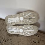 UGG NWOB  Cap Trail Women’s Low sneakers beige. MSRP $164. Size 8.5 Photo 13