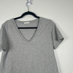 Good American Good American Women's Short Sleeve V Neck Cotton Tee Shirt Grey Sz 1 (S) Photo 2