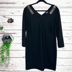 Mark. Black V Photo 0