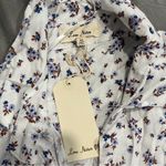 Love Note NWT Love Notes White & Blue Floral Sleeveless Collar Button Front Blouse Medium Photo 5