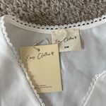 Chic White Blouse with Lace Trim Size undefined Photo 1