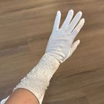 New white stretch satin beaded mid elbow length gloves Photo 3