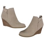 DOLCE VITA Gerdy Ankle Wedge Bootie Heel in Beige Size 8.5 Pull On Perforated Black Photo 3