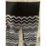 Lululemon Athletica Size 2 Leggings BLACK GREY‎ SNOOPY STRIPE 22 inch waist Photo 2