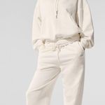 Alo Yoga Accolade Sweatpants Photo 0