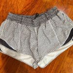Lululemon Hotty Hot Low Rise Short 2.5β 12 Reg Photo 0